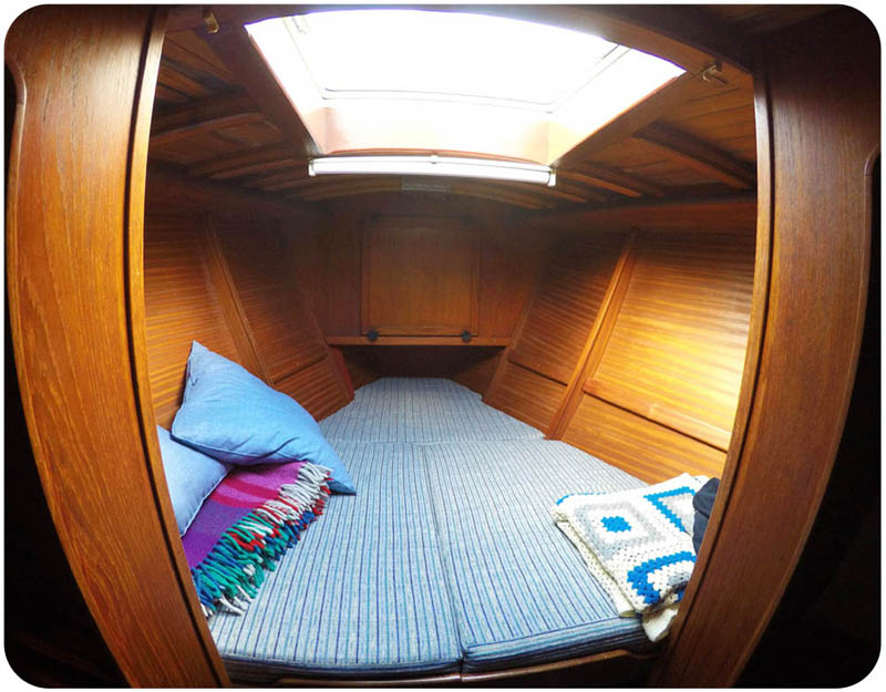 La cabina doppia di prua della barca
